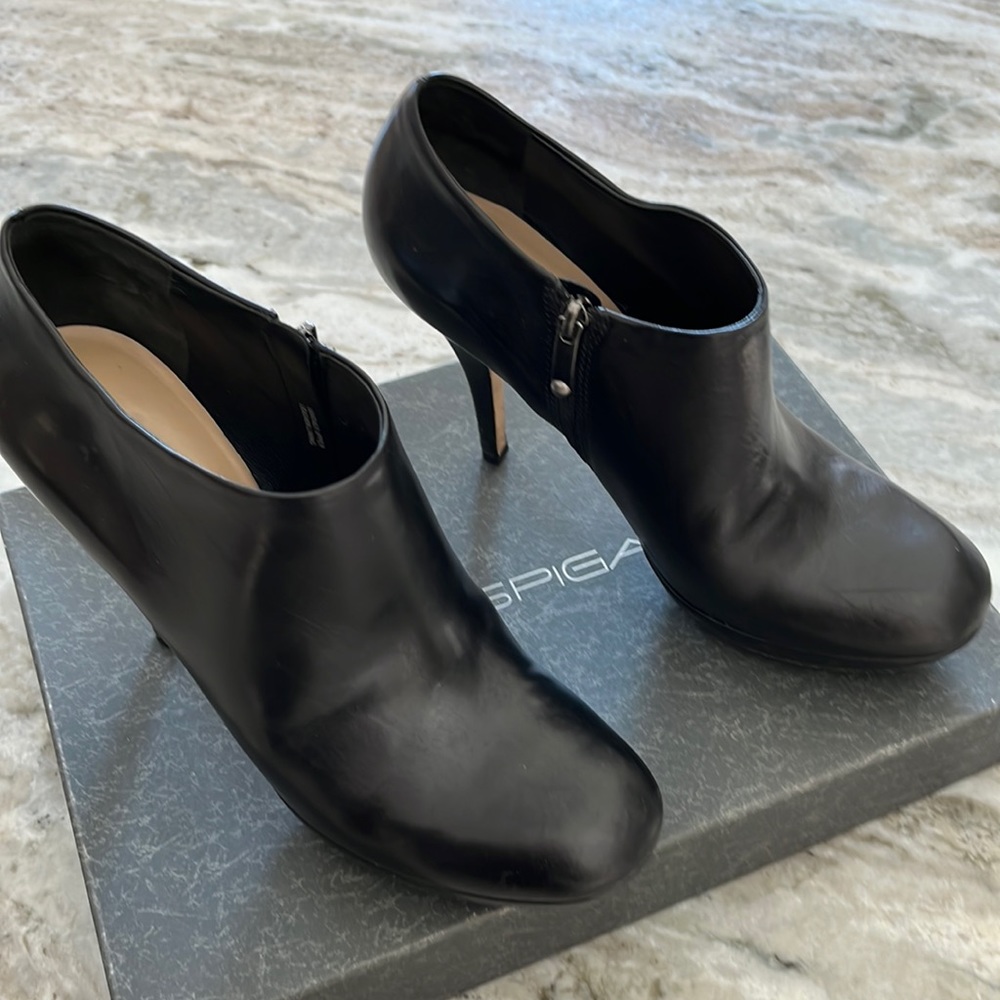 Via Spiga soft leather ankle boot